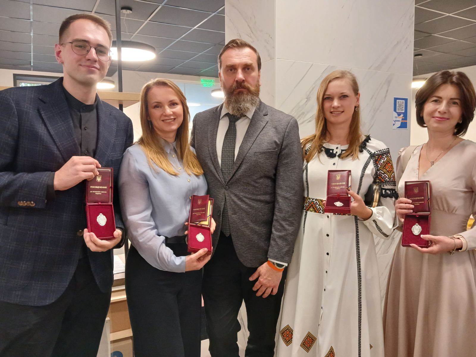 Щиро вітаємо вчительку історії Марину Мегельбей із присвоєнням почесного звання «Заслужений учитель України»!