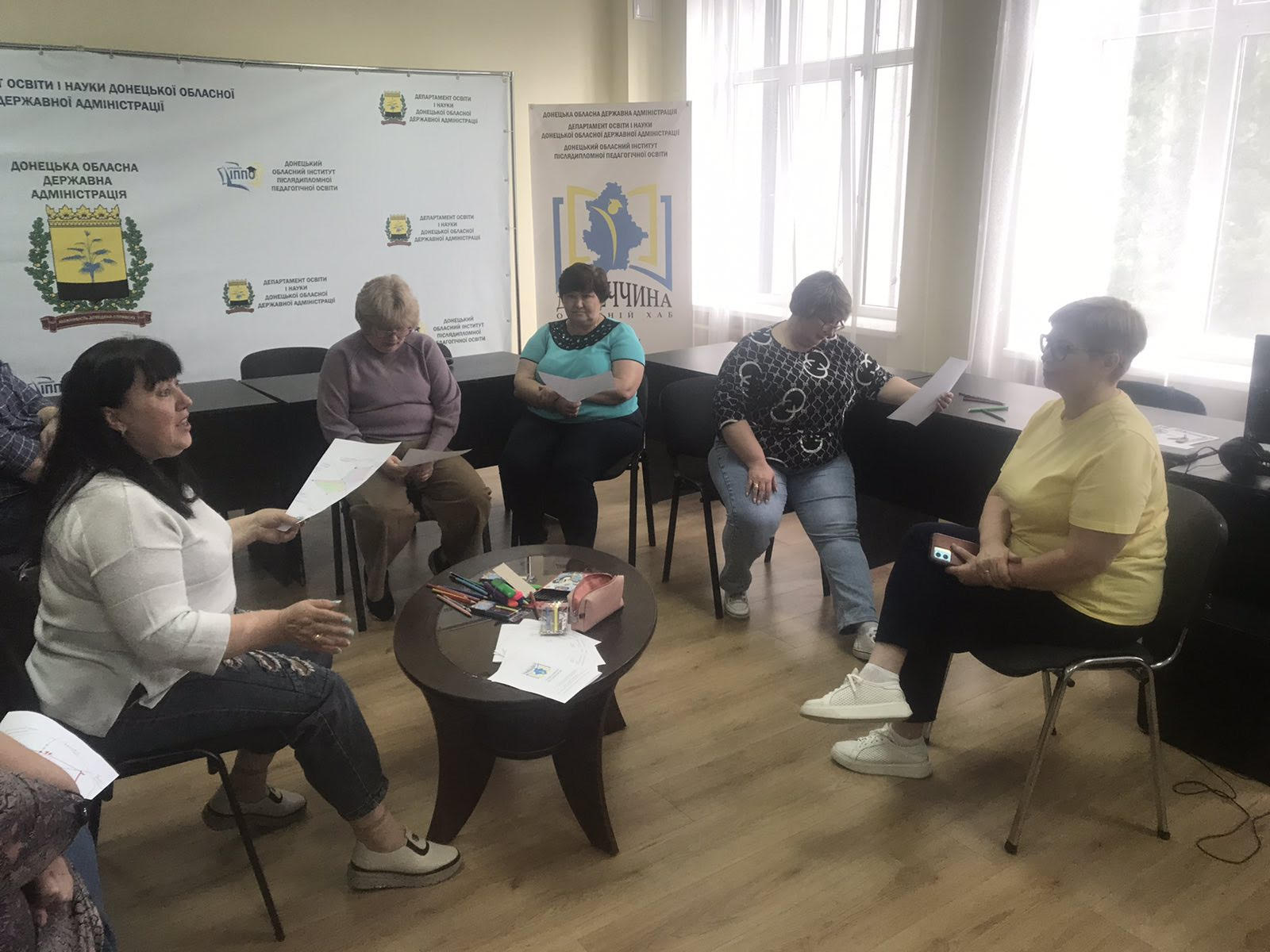 «Життя в балансі»: тренінг для педагогів Донецької області, які тимчасово перебувають у м. Києві